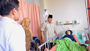 Video Presiden Prabowo Sambangi Rumah Sakit Jenguk Korban Kecelakaan Kereta di Bekasi