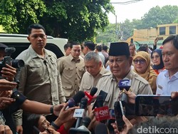 Prabowo Jamin Korban Kecelakaan Maut Kereta di Bekasi Dapat Santunan