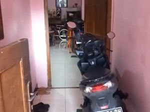 Akses Sempit, Pemilik Rumah 1 Meter di Solo Kesulitan Masukkan Barang Besar