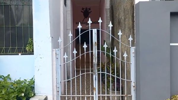 Penampakan Rumah Nyempil di Solo, Lebar Fasad Cuma 1 Meter