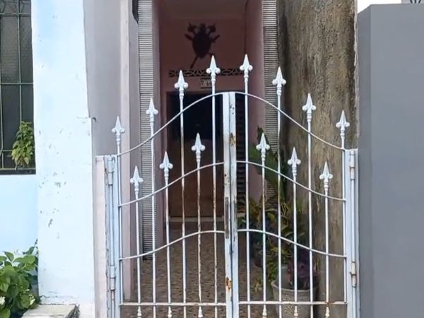 Penampakan Rumah Nyempil di Solo, Lebar Fasad Cuma 1 Meter