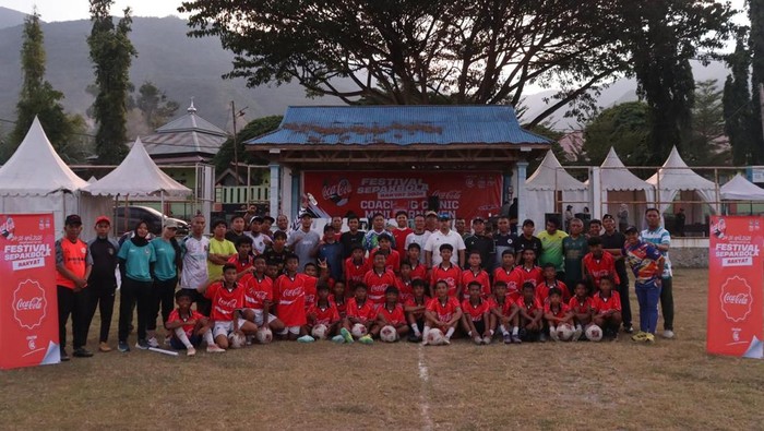 Festival Sepakbola Rakyat berlangsung di Lapangan Gawalise Tipo, dari tanggal 24-26 April 2026. Festival Sepakbola Rakyat sebelumnya sudah bergulir di Labuan Bajo dan Jakarta.