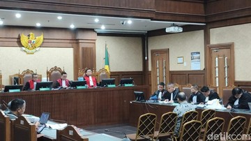 2 Hakim Dissenting Opinion: Ibam Eks Konsultan Nadiem Harusnya Dibebaskan