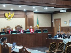 Hakim Ingatkan Ibam Eks Konsultan Nadiem Tak Bikin Pernyataan di Luar Sidang