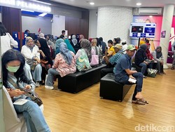 KA Tujuan Jogja Delay Tanpa Kepastian, Penumpang di Gambir Beralih ke Pesawat