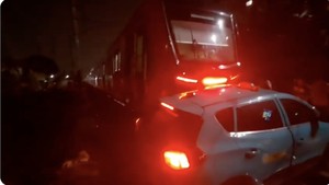 Kecelakaan Kereta di Bekasi, Green SM Buka Suara soal Taksi Tertemper KRL