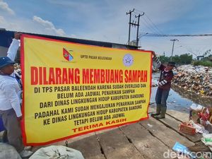 Jorok! Sampah Menggunung di Pasar Baleendah Bandung
