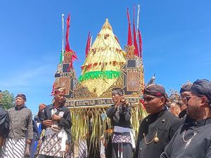 Masyarakat Pesisir Munjungan Trenggalek Gelar Upacara Adat Longkangan