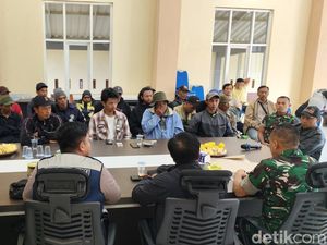 Warga Protes Pengeboran Sumur Perusahaan Ancam Debit Sungai di Batu