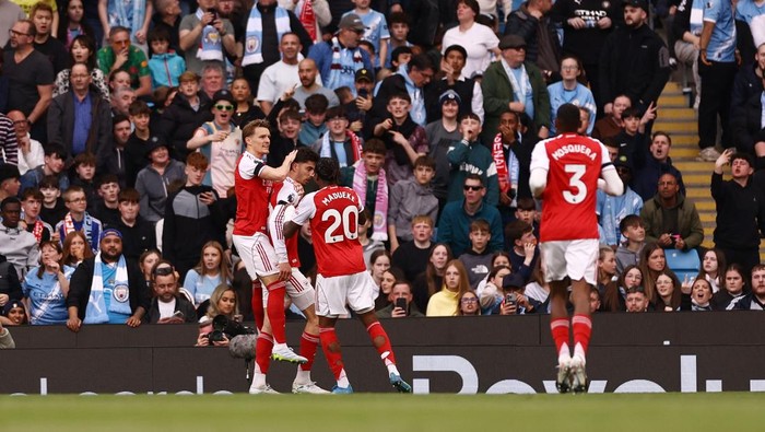 Karena Arsenal tidak mau lagi jadi tim nyaris juara musim ini.