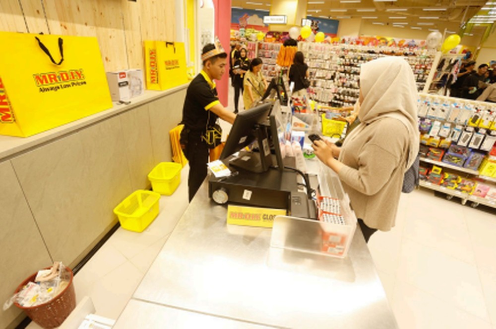 Strategi Jitu MR.D.I.Y.: Laba Melesat 35,5% Saat Konsumen Makin Hemat! Rahasia 'Everyday Value' Bikin Bisnis Tetap Moncer di Tengah Guncangan Ekonomi