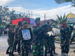 Jenazah Praka Rico Pramudia Dimakamkan Secara Militer di TMP Lubuk Pakam