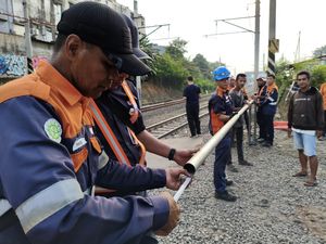 Kata Warga soal Perlintasan TKP Taksi Tertemper KRL di Bekasi Dipalang Besi