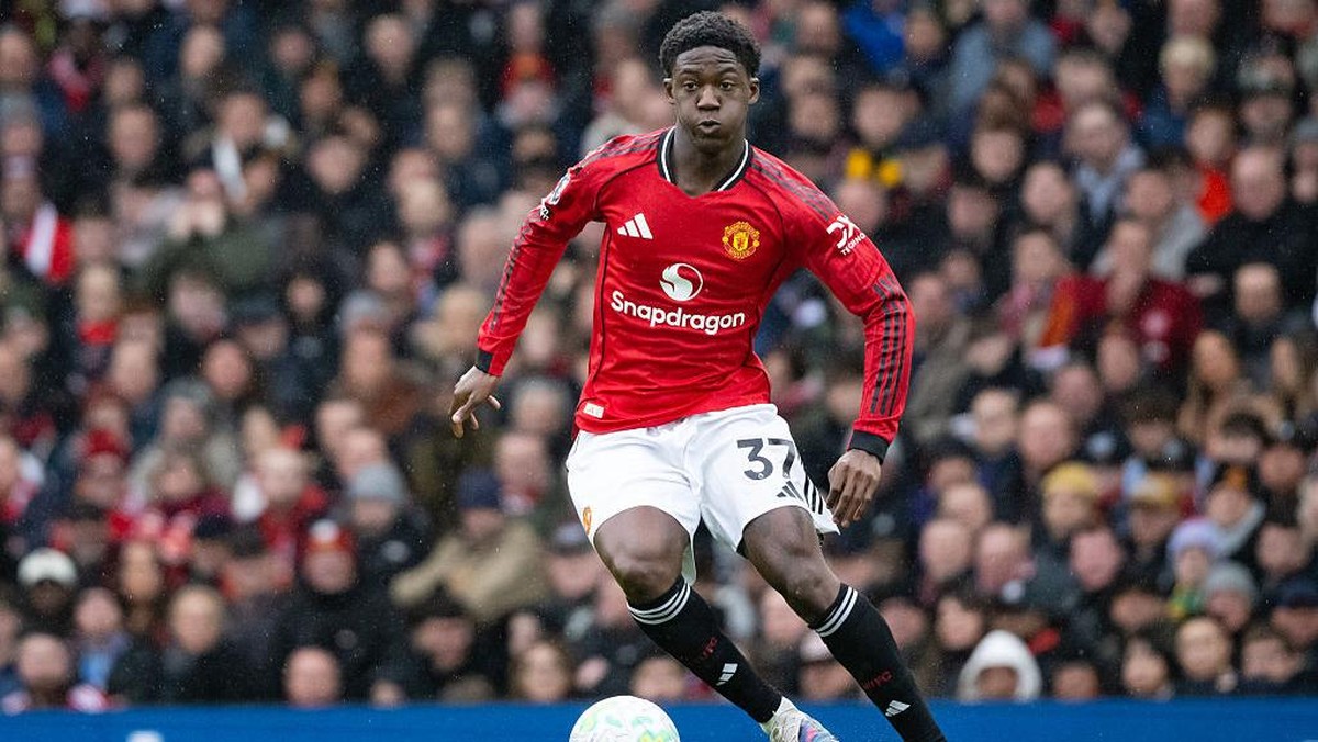 Man United dinilai beruntung mempunyai Kobbie Mainoo. (Foto: Manchester United via Getty Imag/Ash Donelon)