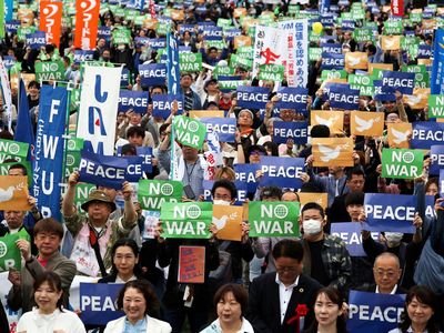 May Day Tokyo, Ribuan Buruh Tuntut Upah Naik