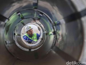 Melihat Bongkar Muat Komoditas Impor di Pelabuhan Tanjung Priok