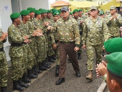 Menhan Tinjau Kesiapan Yonif Lamongan Perkuat Pertahanan-Ketahanan Pangan