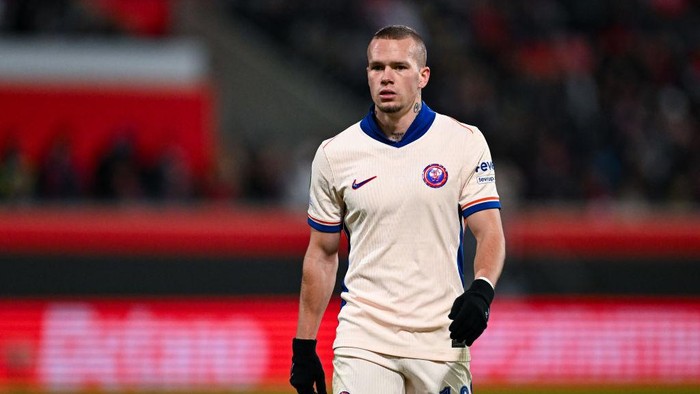 FA skorsing Mykhailo Mudryk empat tahun karena positif doping.