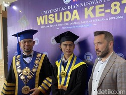 Wisuda Sarjana, Arhan Semangati Egy-Rio: Semoga Cepat Lulus