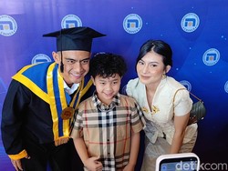 Selebgram Jadi Pendamping Pratama Arhan Saat Wisuda, Siapa Dia?