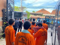 Jaringan Judol WNA di Bali Terbongkar, 35 Tersangka Diserahkan ke Jaksa
