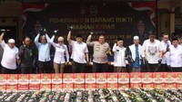 17 Ribu Botol Miras Ilegal di Serang Dimusnahkan