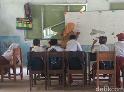 Potret Sekolah Rusak di Tasikmalaya, Rawan Roboh-Toilet Numpang