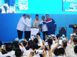 Prabowo Sentil Seruan Kabur Aja: Silakan, Biar Kita Nggak Gaduh