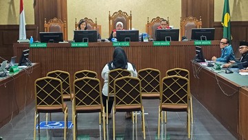 Protokoler Noel Nangis di Sidang: Saya Cuma Mau Bantu Bapak