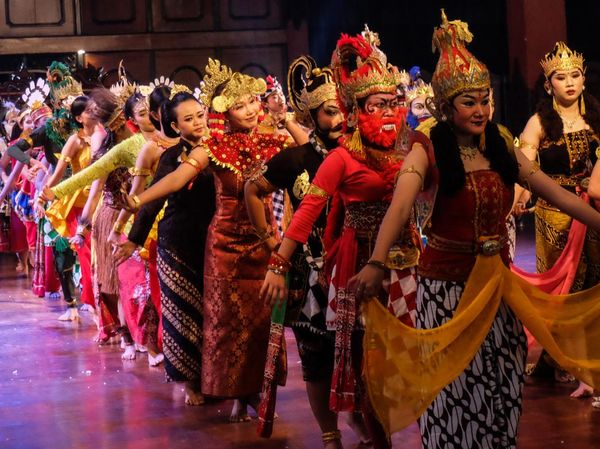 Ribuan Penari Unjuk Aksi di Solo 24 Jam Menari