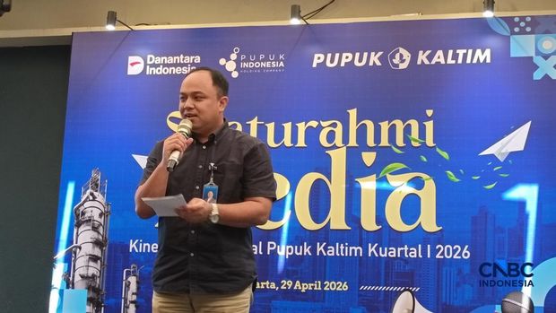 Sekretaris Perusahaan PT. Pupuk Kaltim, Anggono Wijaya dalam aktivitas Silaturahmi Media di Jakarta, Rabu (29/4/2026). (CNBC Indonesia/Martyasari Rizky)