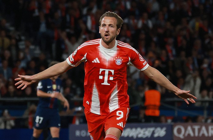 Soccer Football - UEFA Champions League - Semi Final - First Leg - Paris St Germain v Bayern Munich - Parc des Princes, Paris, France - April 28, 2026 Bayern Munichs Harry Kane celebrates scoring their first goal REUTERS/Stephanie Lecocq