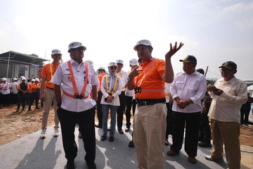 Warga Semanan Kini Bisa Nikmati Air Bersih dari IPA Portabel PAM JAYA