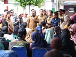 Warga Jember Kini Bisa Cetak E-KTP di Kantor Kecamatan