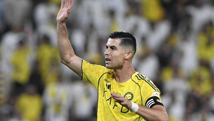 Cristiano Ronaldo membalas ejeken fans Al Hilal terkait gelar Liga Champions.