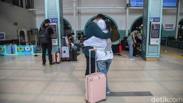 Efek Tragedi KA, Pasar Senen Sepi di Momen Long Weekend