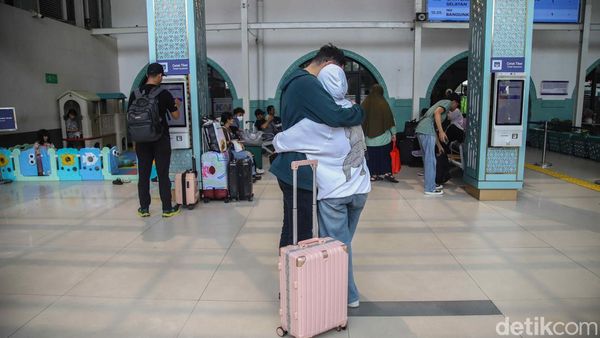Efek Tragedi KA, Pasar Senen Sepi di Momen Long Weekend