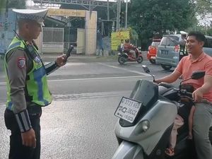 ETLE Handheld Mulai Berlaku di Lamongan, Puluhan Pelanggar Ditindak