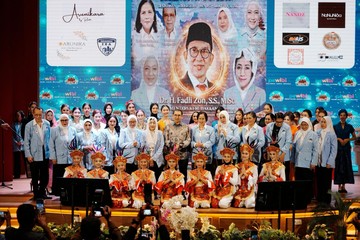 Hadiri Munas PEWIBI, Menbud Dorong Kolaborasi untuk Perkuat Wisata Budaya