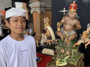 Ogoh-ogoh Unik dari Kulit Buah Salak Karya Siswa SMK di Klungkung