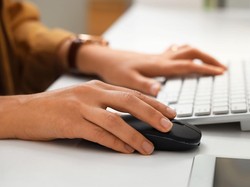Kerja di Hari Libur Apakah Termasuk Lembur? Ini Ketentuannya