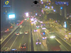 Tol Dalkot Arah Cawang dan Exit Cibubur Padat Jelang Tengah Malam