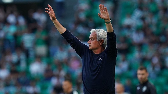 Pemain Benfica berharap Jose Mourinho tidak pergi ke Real Madrid.