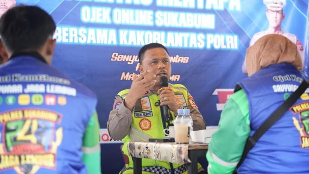 Kakorlantas Polri Irjen Agus Suryonugroho hari ini turun langsung menyapa organisasi ojek online (ojol)