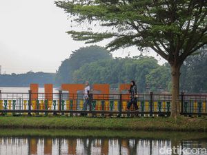Parkir Liar Dikeluhkan Wisatawan di Setu Babakan, Pengelola Buka Suara