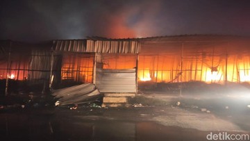 Pasar Kanjengan Semarang Terbakar Hebat, 480 Kios Hangus