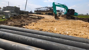 Berita dari Detik Finance: Dukung Percepatan Sekolah Rakyat, KemenPU Pasang Jembatan Bailey di Brebes