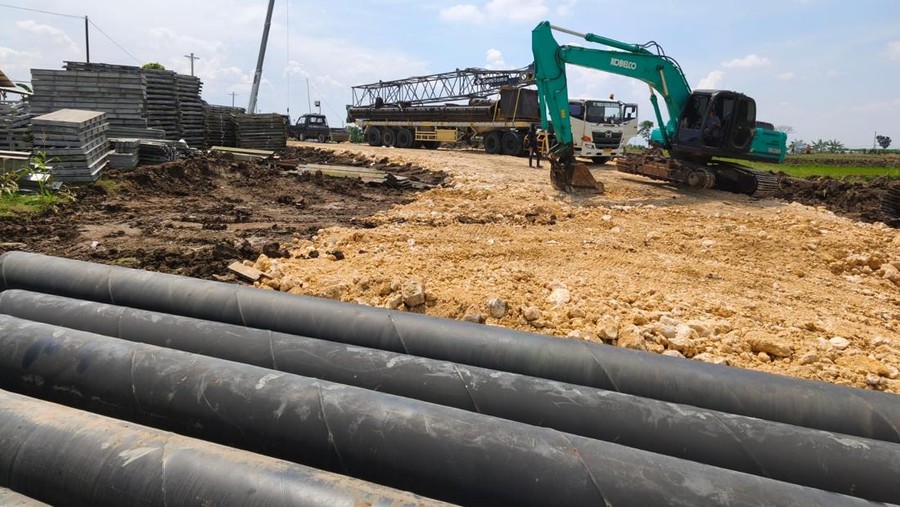 Dukung Percepatan Sekolah Rakyat, KemenPU Pasang Jembatan Bailey di Brebes