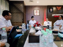 Mensos Gus Ipul Tekankan Setiap Desa Harus Punya Operator Data