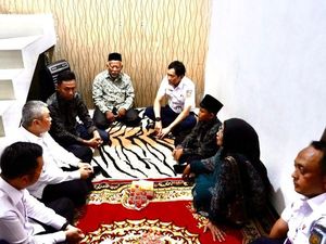 Menhub dan Dirut KAI Takziah ke Rumah Nurlaela-Nur Ainia Korban Kecelakaan KA